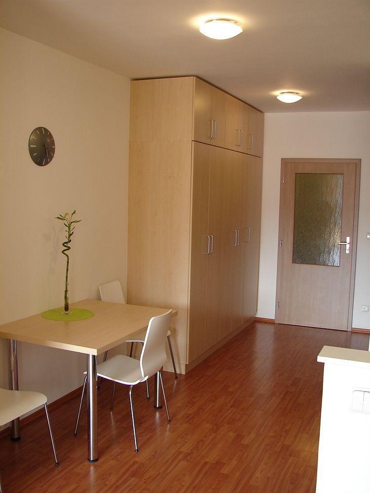 Eel Accommodation เบอร์โน ภายนอก รูปภาพ