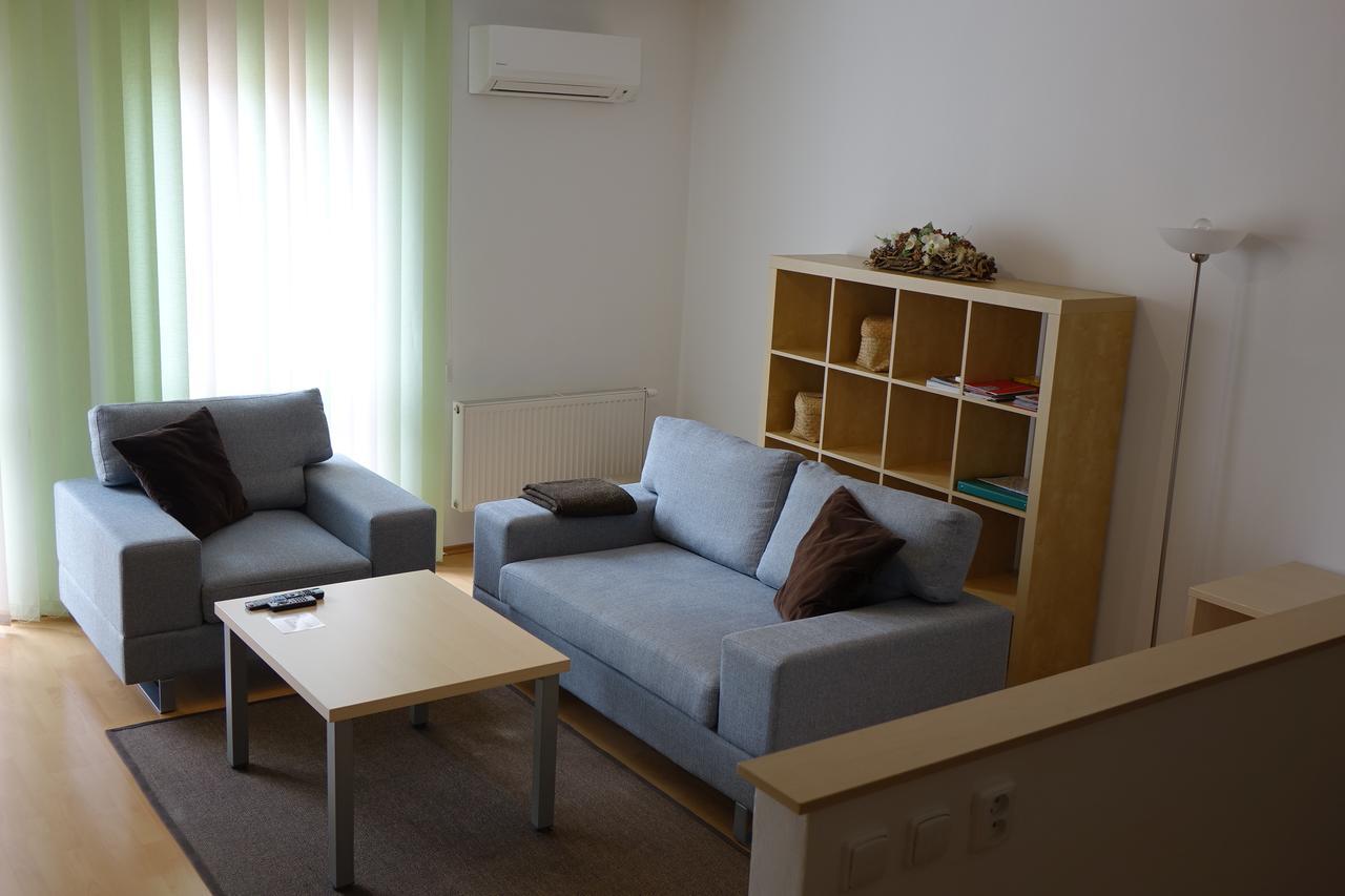 Eel Accommodation เบอร์โน ภายนอก รูปภาพ