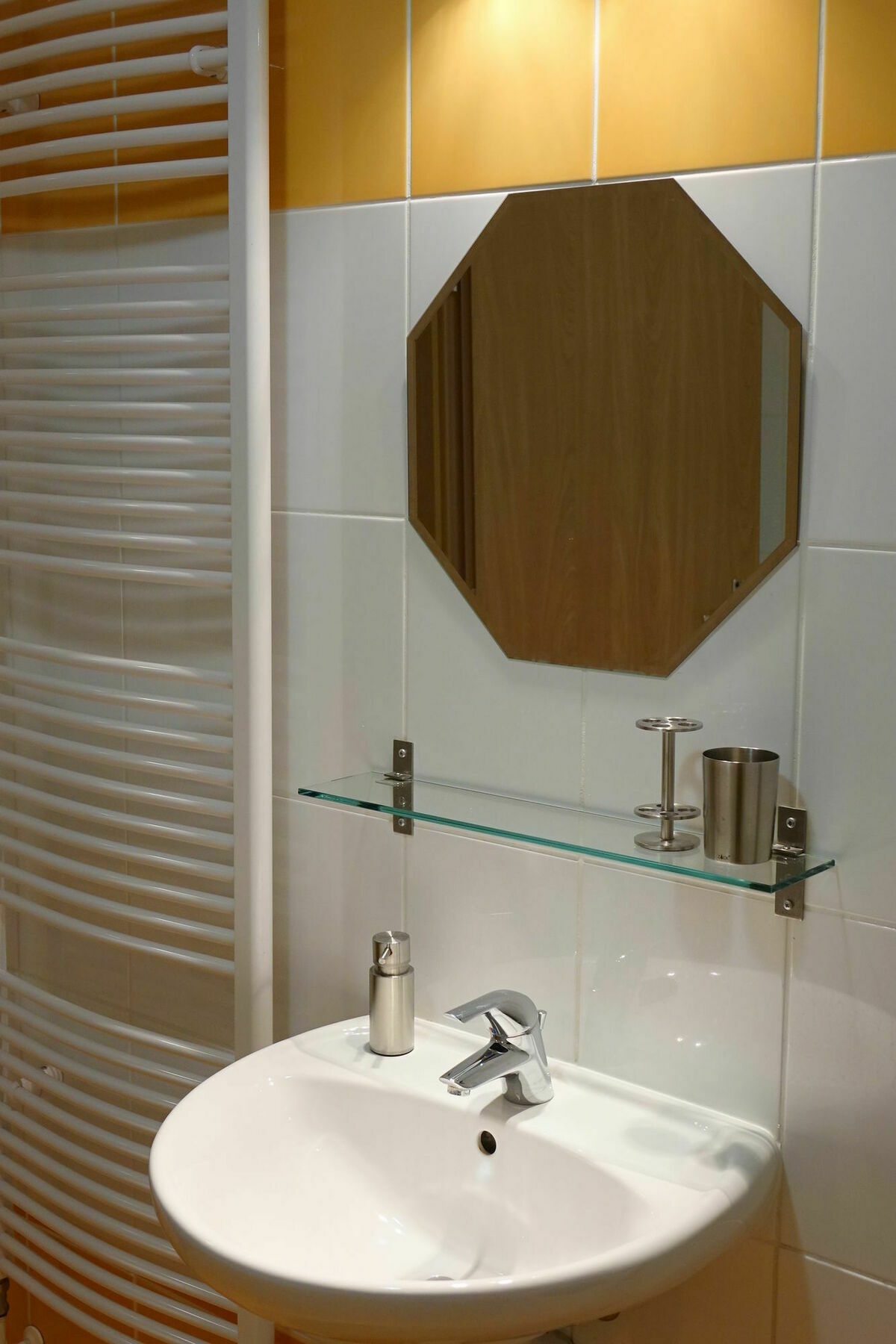 Eel Accommodation เบอร์โน ภายนอก รูปภาพ